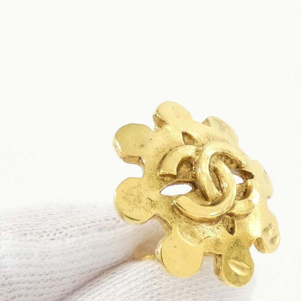 CHANEL Authentic Gold Earrings - Picture 3 of 5